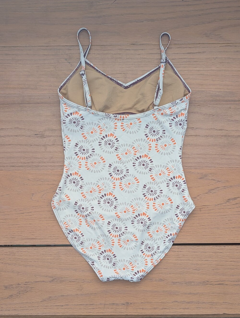 New DownEast White Pinwheel Floral Print Women's One-Piece Paddle Board Swimsuit - Picture 4 of 4